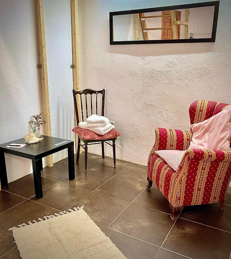 2 Rooms For 4, Piso Compartido, Seville